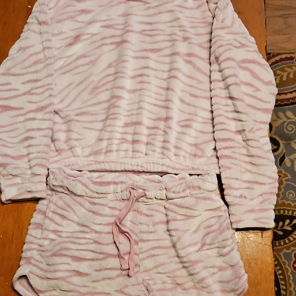 Hippie Rose Pink Zebra  Pajama Lounge Set. Juniors Size Large